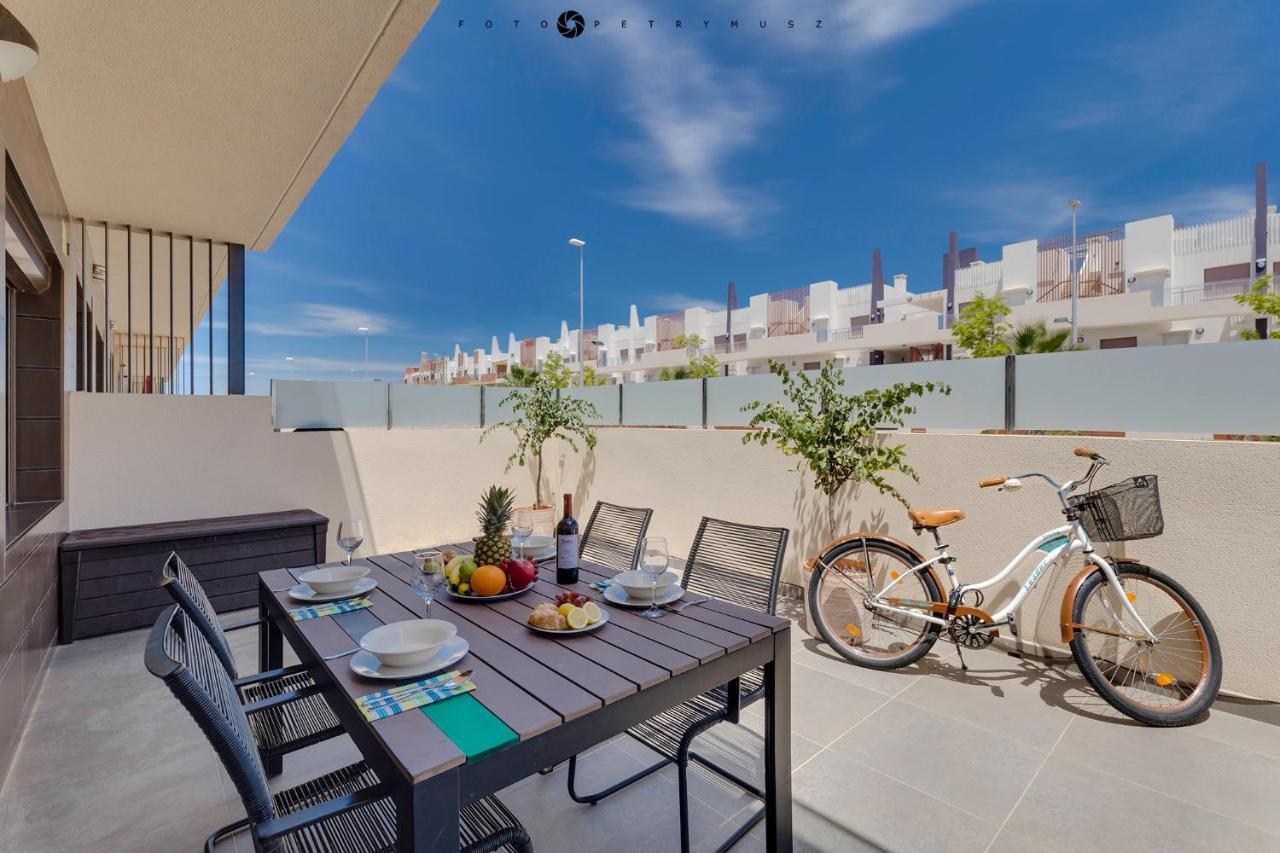 Apartamento En La Planta Baja "Playa Elisa" Pilar de la Horadada Eksteriør billede